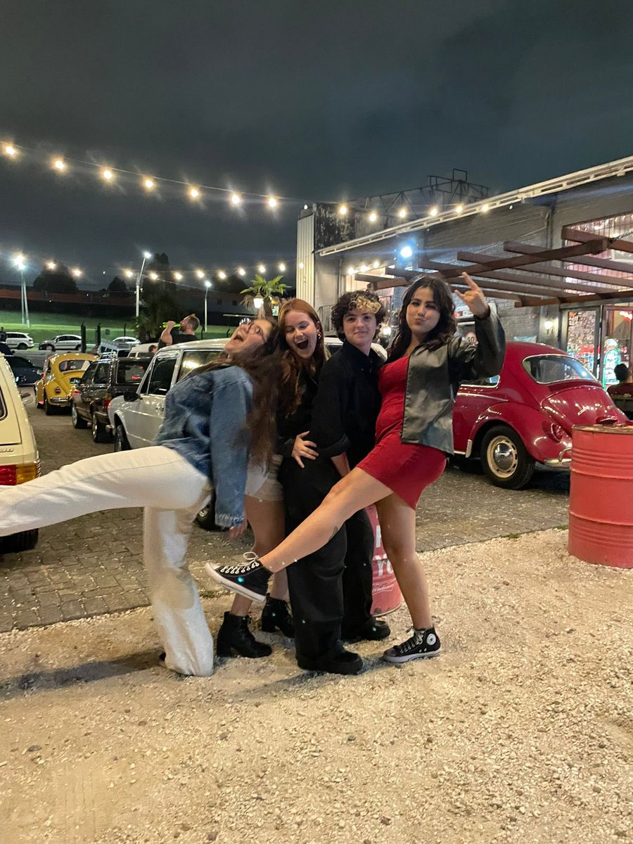 clapi୨ৎ tweet media