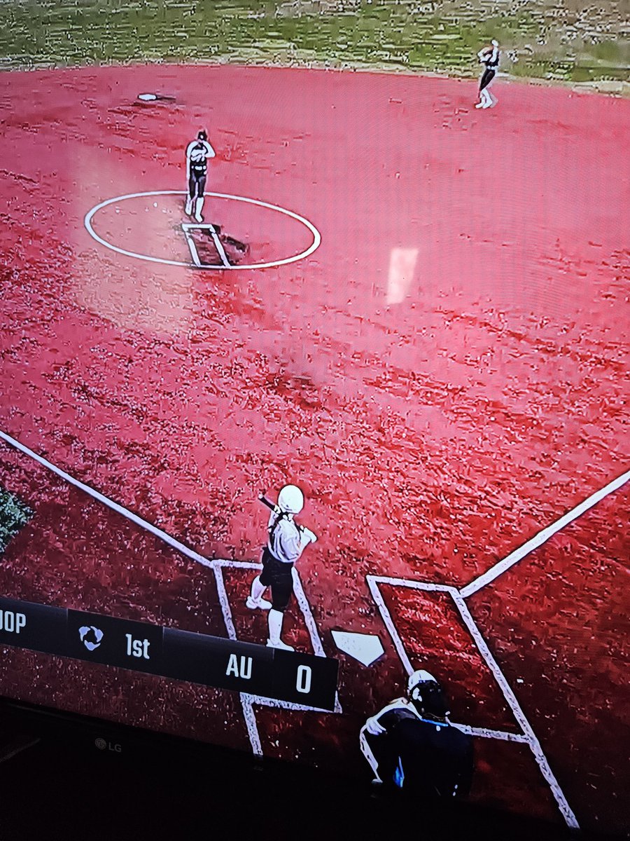 Coach Amy Booth tweet media