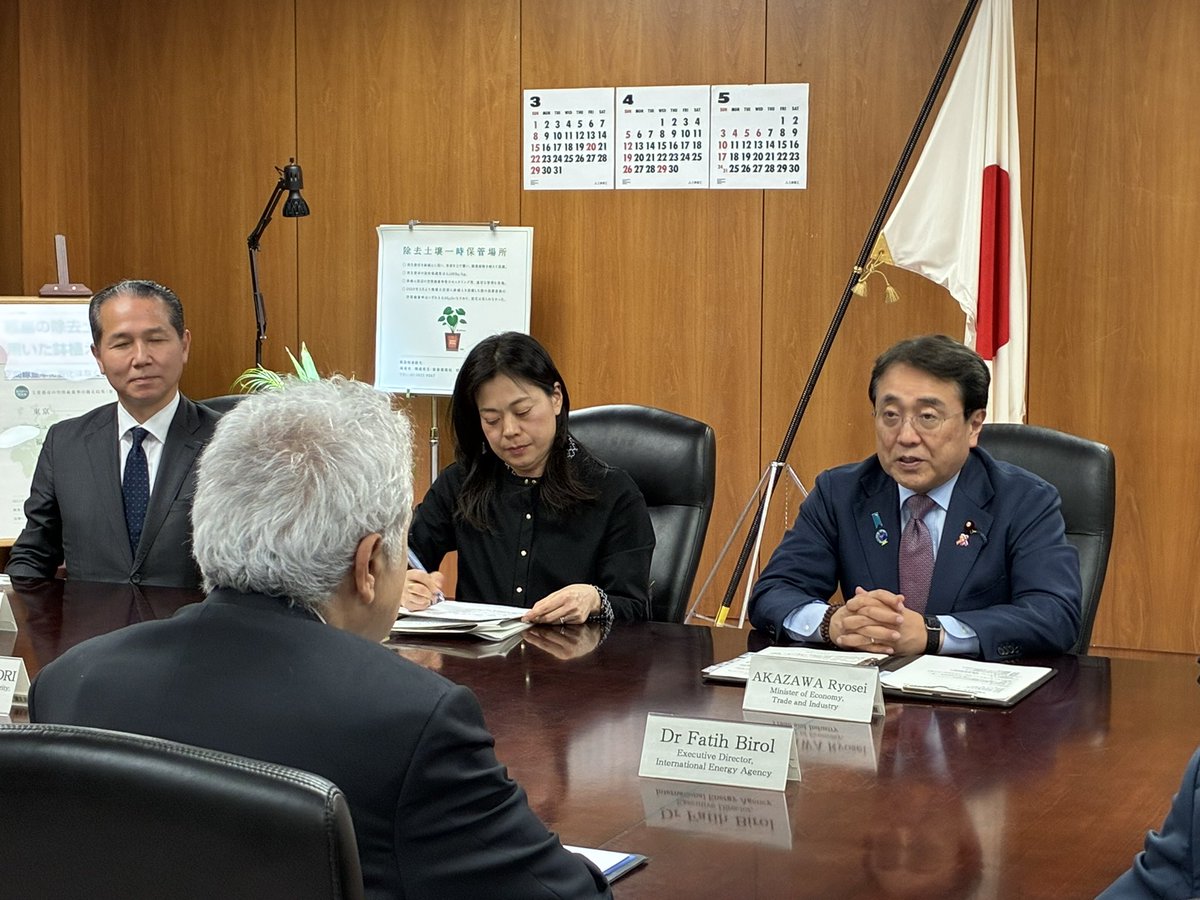 赤沢りょうせい tweet media