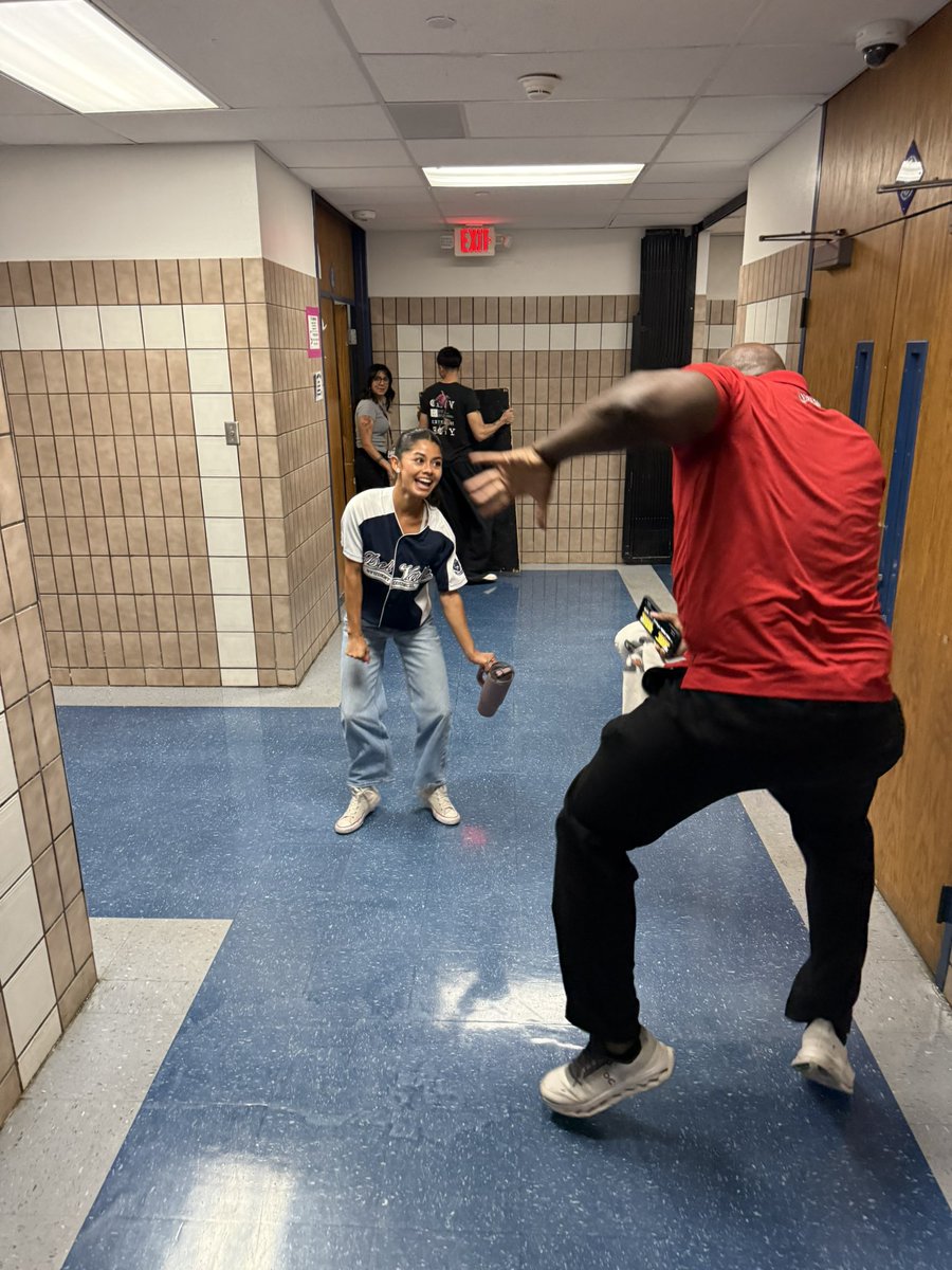 cmlopez1's tweet photo. Thank you Bobby Bone for stopping by @dvhsyisd today! You brought the energy and vibe this morning to our faculty, staff and students! Orale! #LeadershipMatters #OFOD #THEDISTRICT #ExcellenceByDesign @DVHSYISD @YsletaISD @YISDPIE @dvhsstuco_ @VHairston_DVHS https://t.co/y0BYg8vjwA