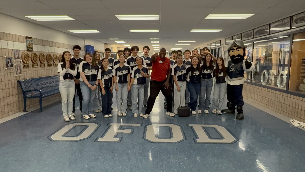 cmlopez1's tweet photo. Thank you Bobby Bone for stopping by @dvhsyisd today! You brought the energy and vibe this morning to our faculty, staff and students! Orale! #LeadershipMatters #OFOD #THEDISTRICT #ExcellenceByDesign @DVHSYISD @YsletaISD @YISDPIE @dvhsstuco_ @VHairston_DVHS https://t.co/y0BYg8vjwA