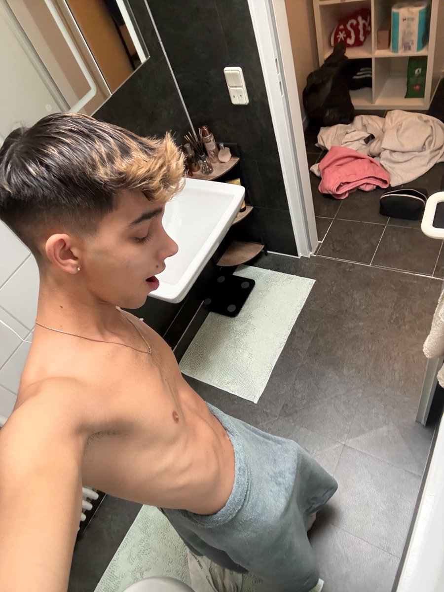 CHICO_TWIINK | tweet media