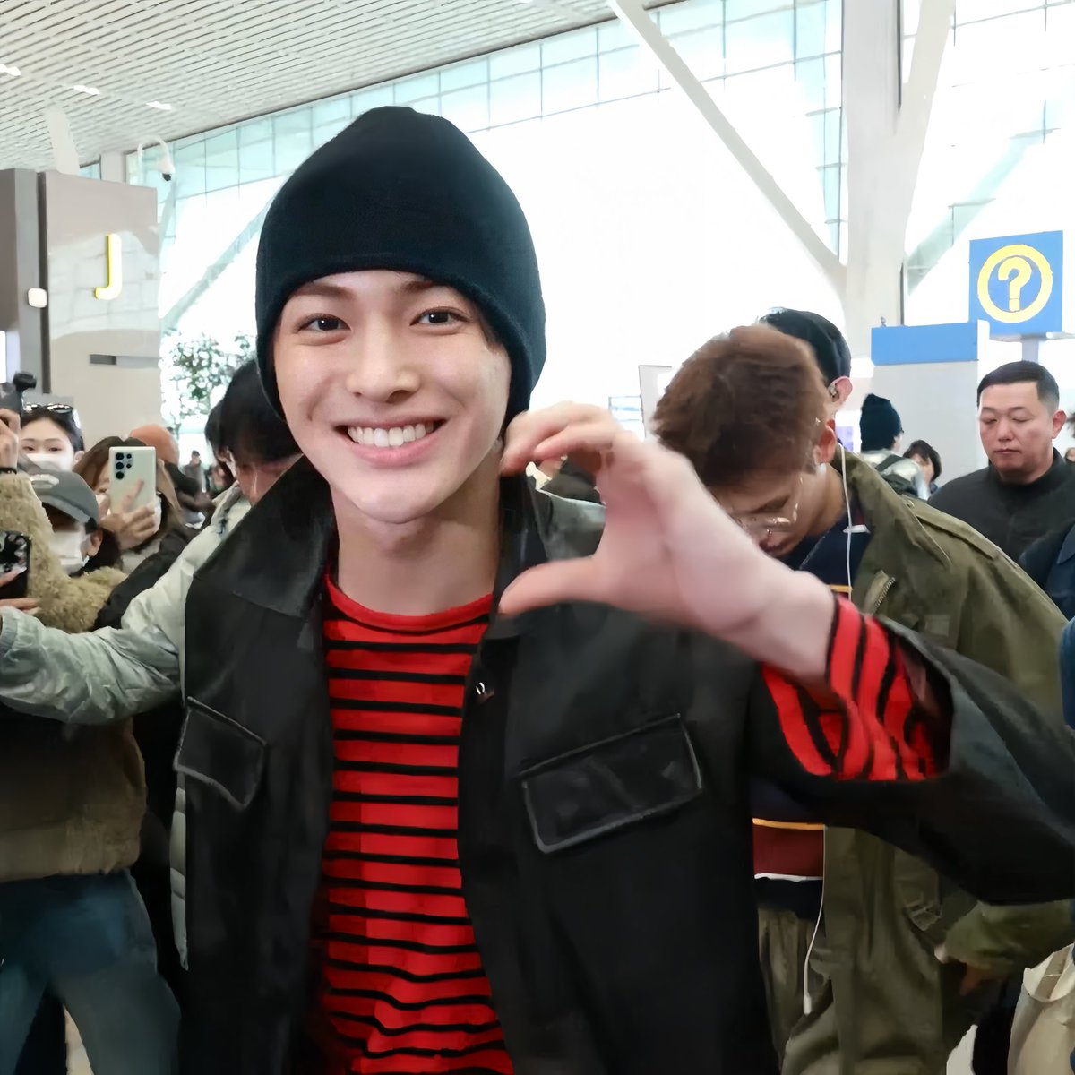 paus ( ◕ ⩊ ◕｡ ) tweet media