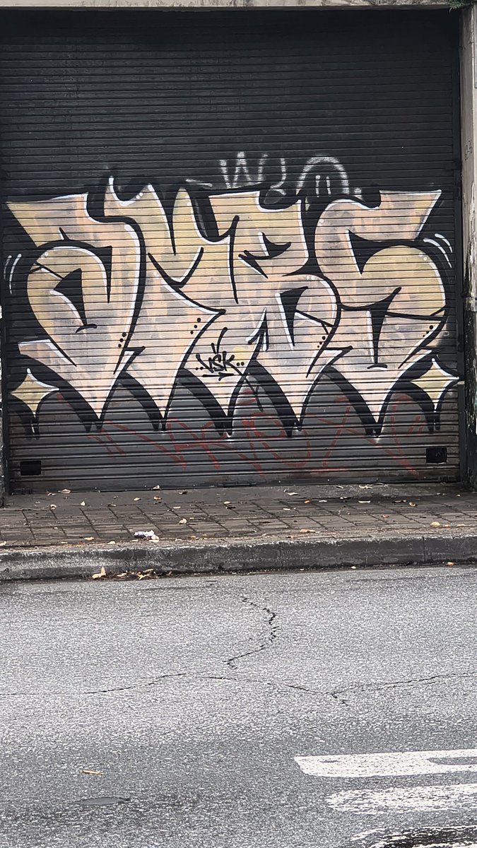 StivenGil43481's tweet photo. Calle luna , calle sol ! https://t.co/Ibhs3dU2OV