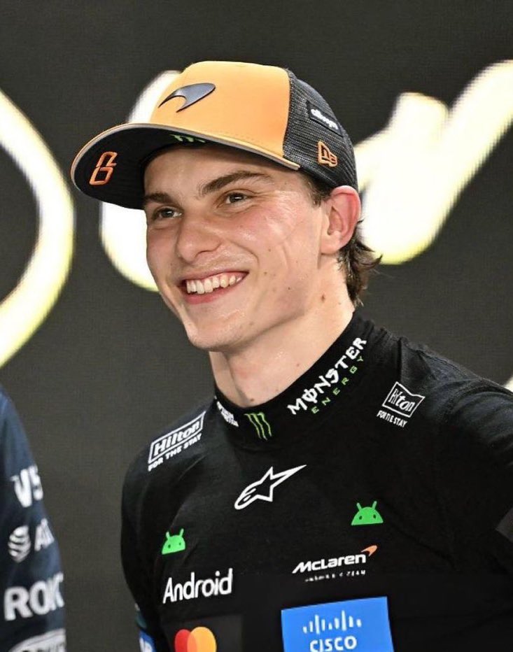 oscbonos's tweet image. it’s the first race of the season (source: trust me) so let’s do a moot hunt! #f1twt 🏎️🏎️

- 24 | she/her 
- mains: 81 &amp;amp; 23 
- a big fan of SV5 
- sometimes I’ll make a surprise edit! 
- love to yap and make friends 🫶

(minors dni pls!)