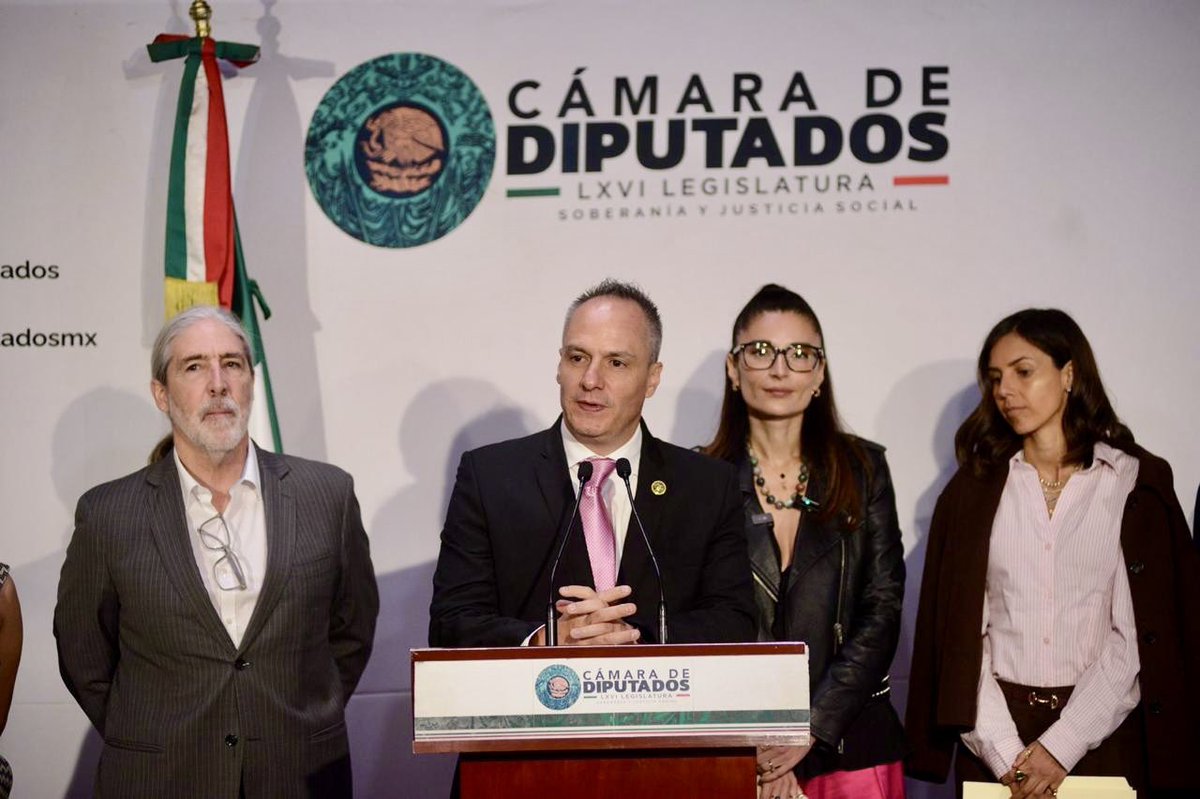 JESUSCUANALO's tweet image. Esta mañana en rueda de prensa, hablamos de la importancia de políticas públicas para reducir las emisiones de metano, el gas contaminante que más calor genera en la atmósfera.

Somos un grupo plural de legisladores por el clima. 

#clima #contaminacion #medioambiente