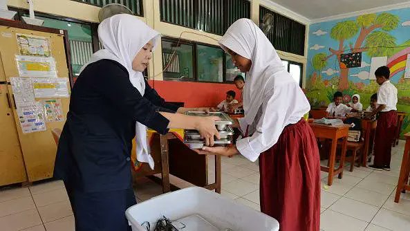 Dosen Kesayanganmu tweet media