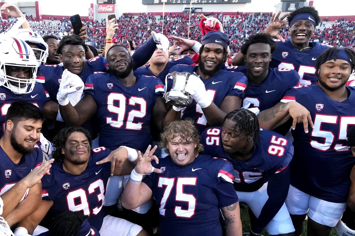 RanceBrown10's tweet photo. Blessed to receive an offer from The University of Arizona! @CoachOglesby @CoachJ_Miller @cpw_BA @theBAFootball @CoachL__ @CoachHsbs @wesbrown916 @AmberKins24 @Dynasty_Oline https://t.co/cT8S4Es08q