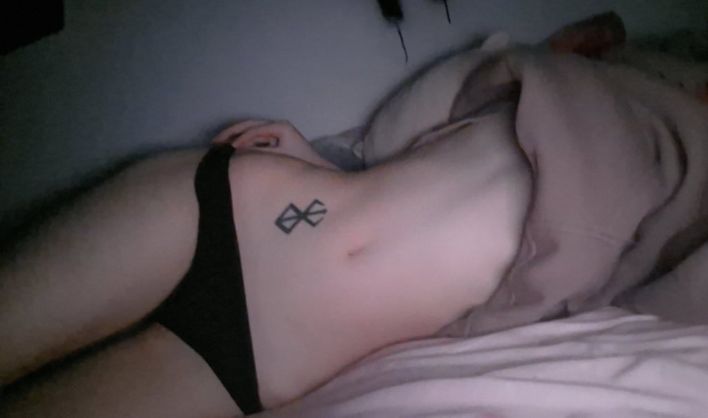 ☽ 𝓇𝑒𝓃𝓃𝒶 ☾ tweet media