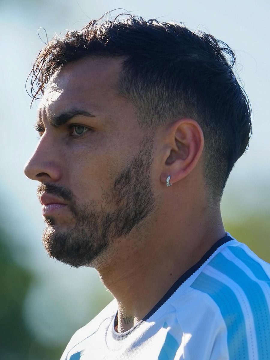 #𝟱 ⚡💙 tweet media