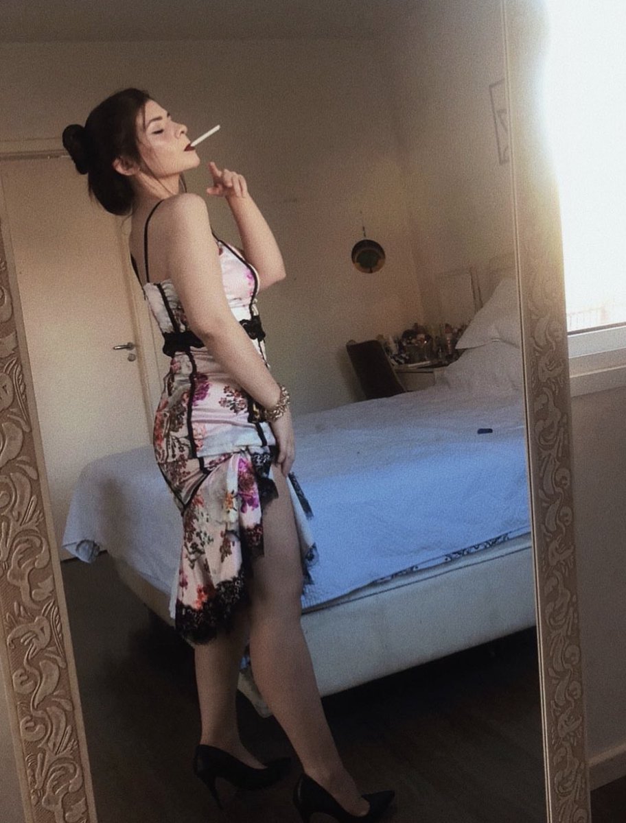 Glainá Boucinha • 👛 tweet media