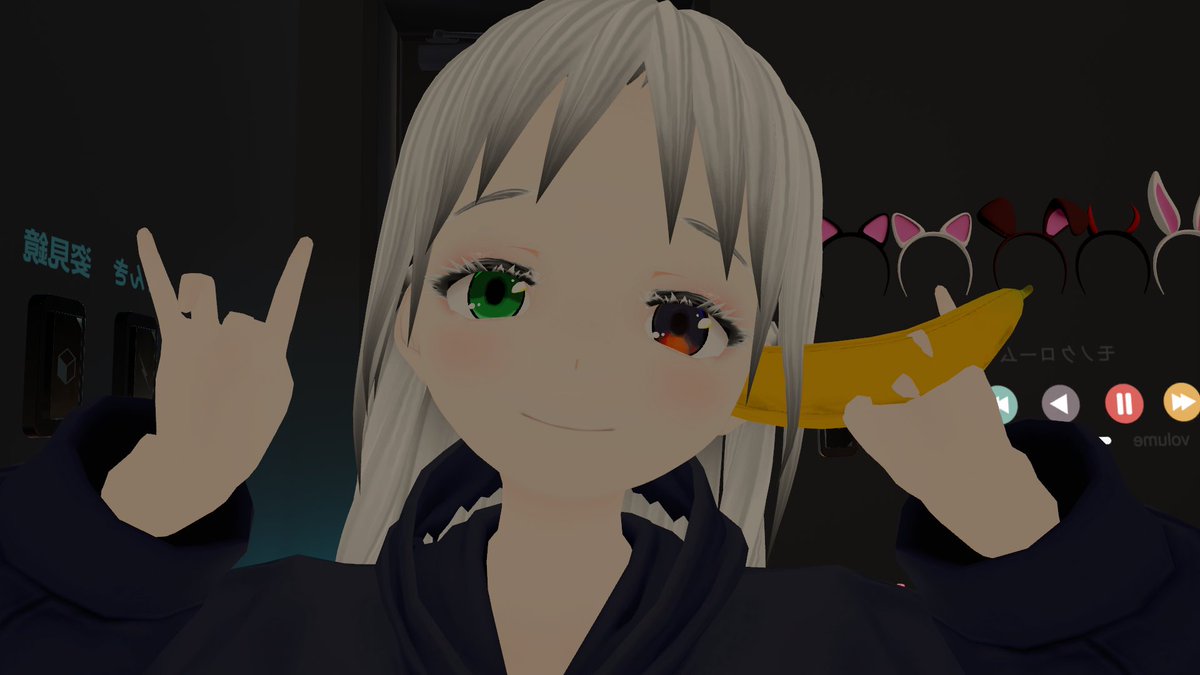 とっても青い月 tweet media