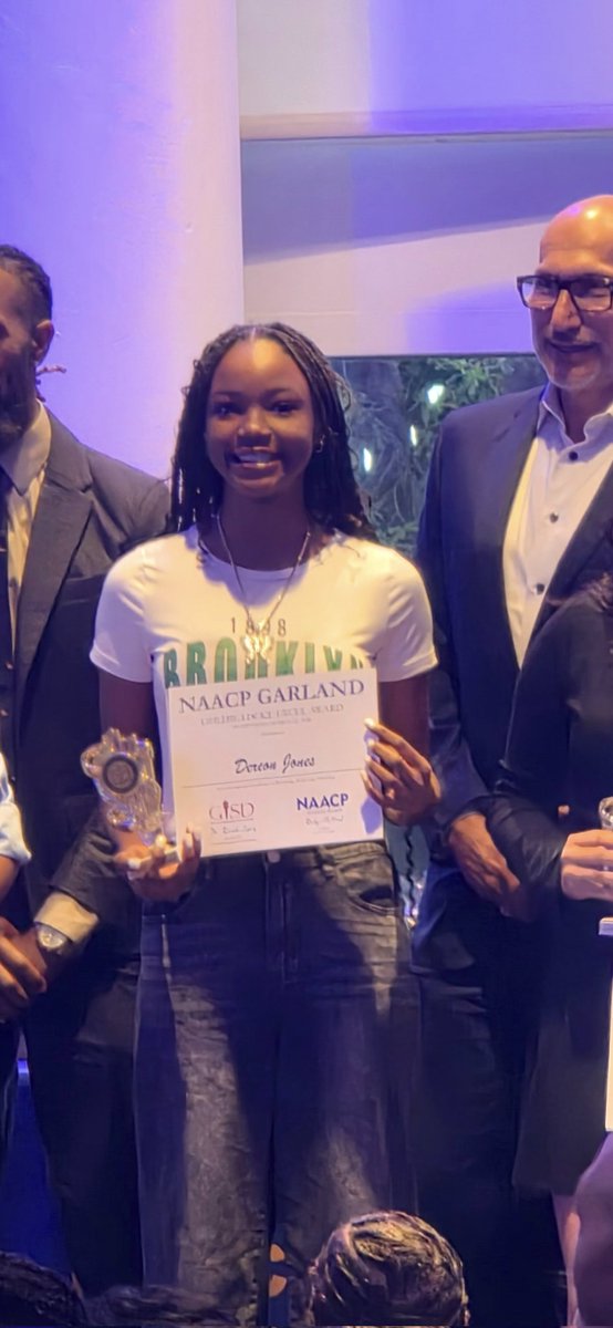 crystylements's tweet photo. GOD continues to show his goodness in the midst of heartbreak! Deréon was  one of the few middle schoolers recognized by the district today just as her brother was 3 years ago! GOD IS SO GOOD! I know mom hasn't stopped smiling 🥰. #mywholeheart https://t.co/pvs27mszJ8