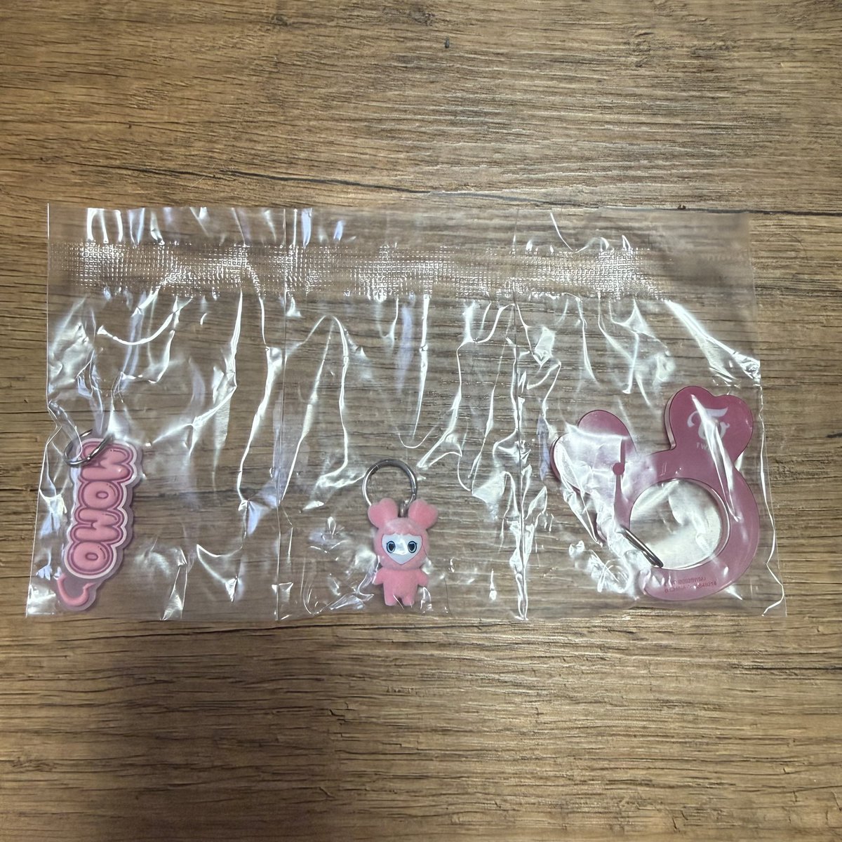 nmyuqsumm's tweet photo. TWICE ガチャガチャ キーホルダー

譲▶︎モモ
求▶︎ナヨン

郵送交換求めてます🙌🏻
お気軽にお声かけください🍀.*
#TWICE交換 #TWICEガチャガチャ #ナヨン #モモ https://t.co/vTSxsGZrFr