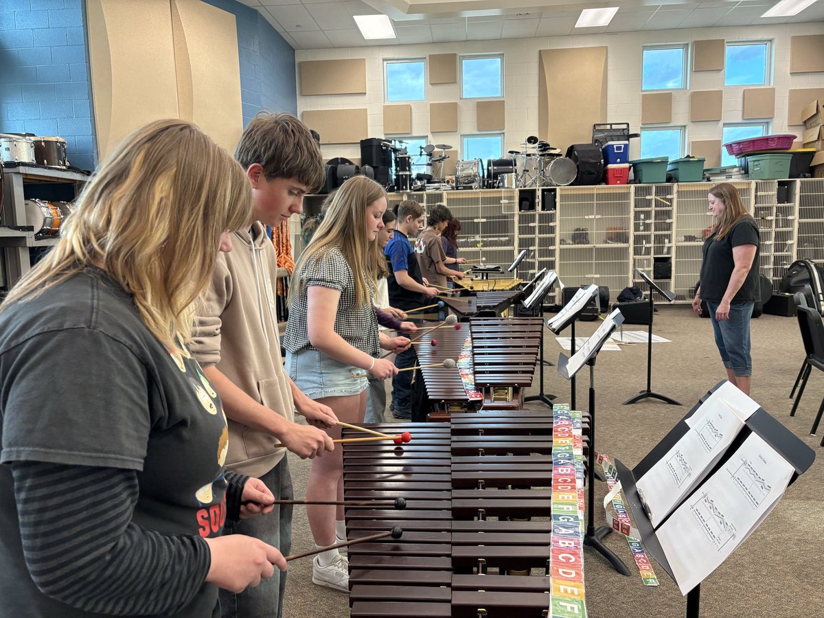 Mead HS Bands tweet media