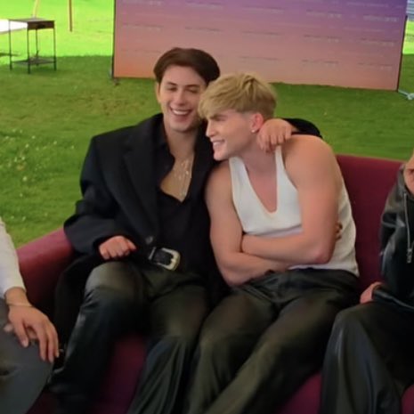 alebi daily tweet media