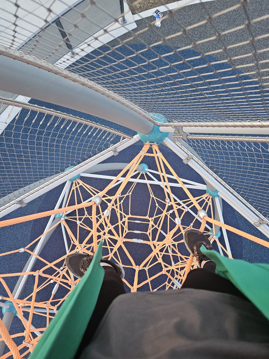 Christina tweet media