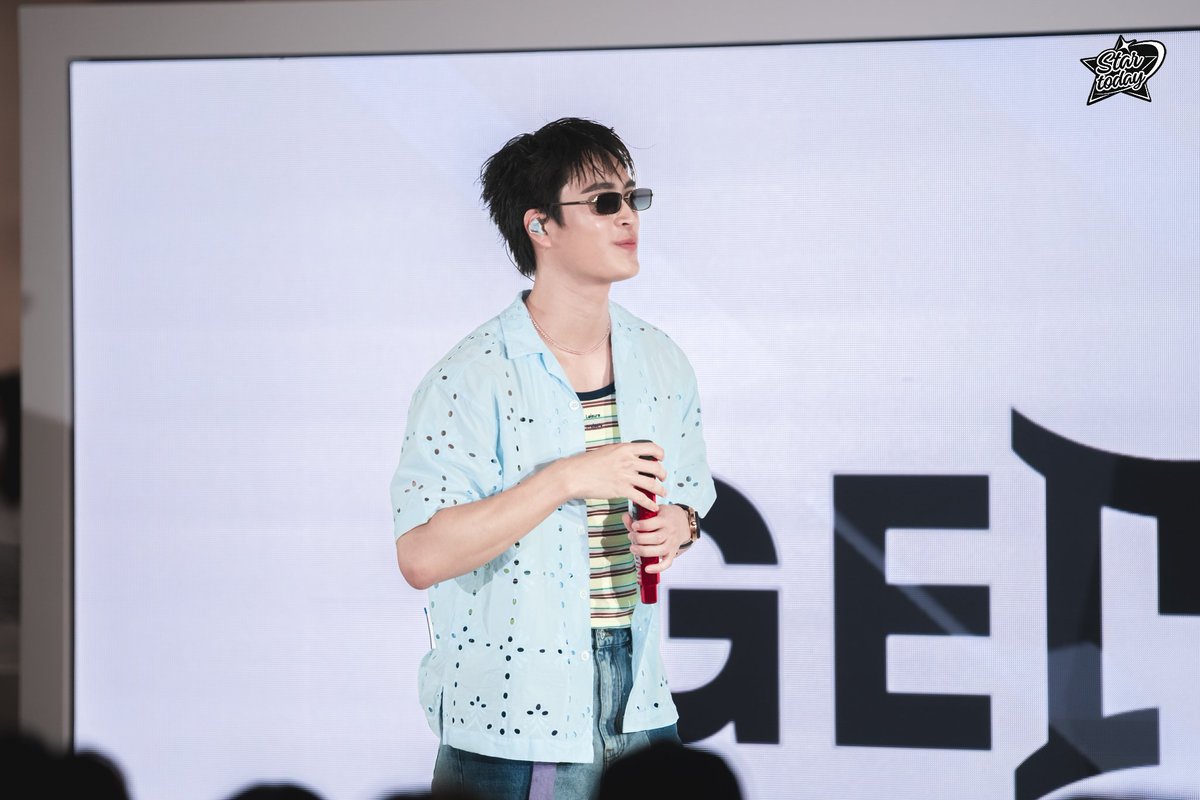 StarToday tweet media