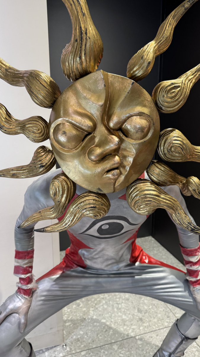 #シブヤフードダンジョン
タローマン お出迎えイベント

まもなく開店です！

タローマンお出迎えの撮影自体は可能ですが、混雑を避けるため、入店時に立ち止まっての撮影や、ツーショット撮影、過度な接触、物を渡すなどの行為はご遠慮ください。