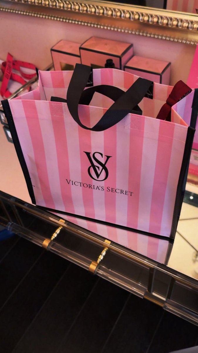 𝔫𝔬𝔫𝓎 tweet media