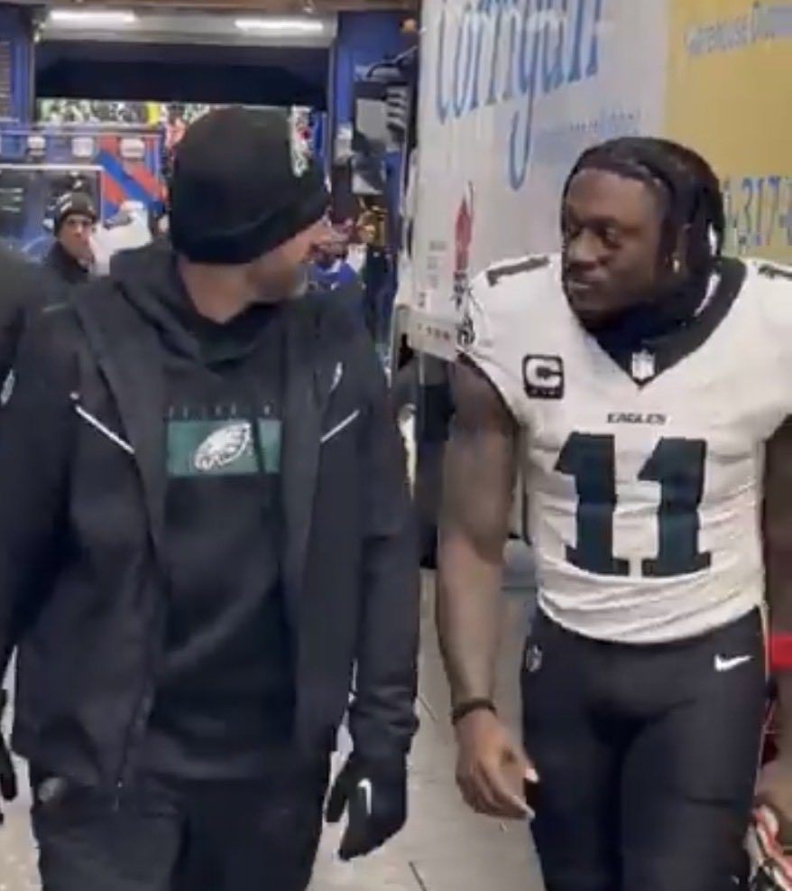 aveyeezy ⚡️ tweet media