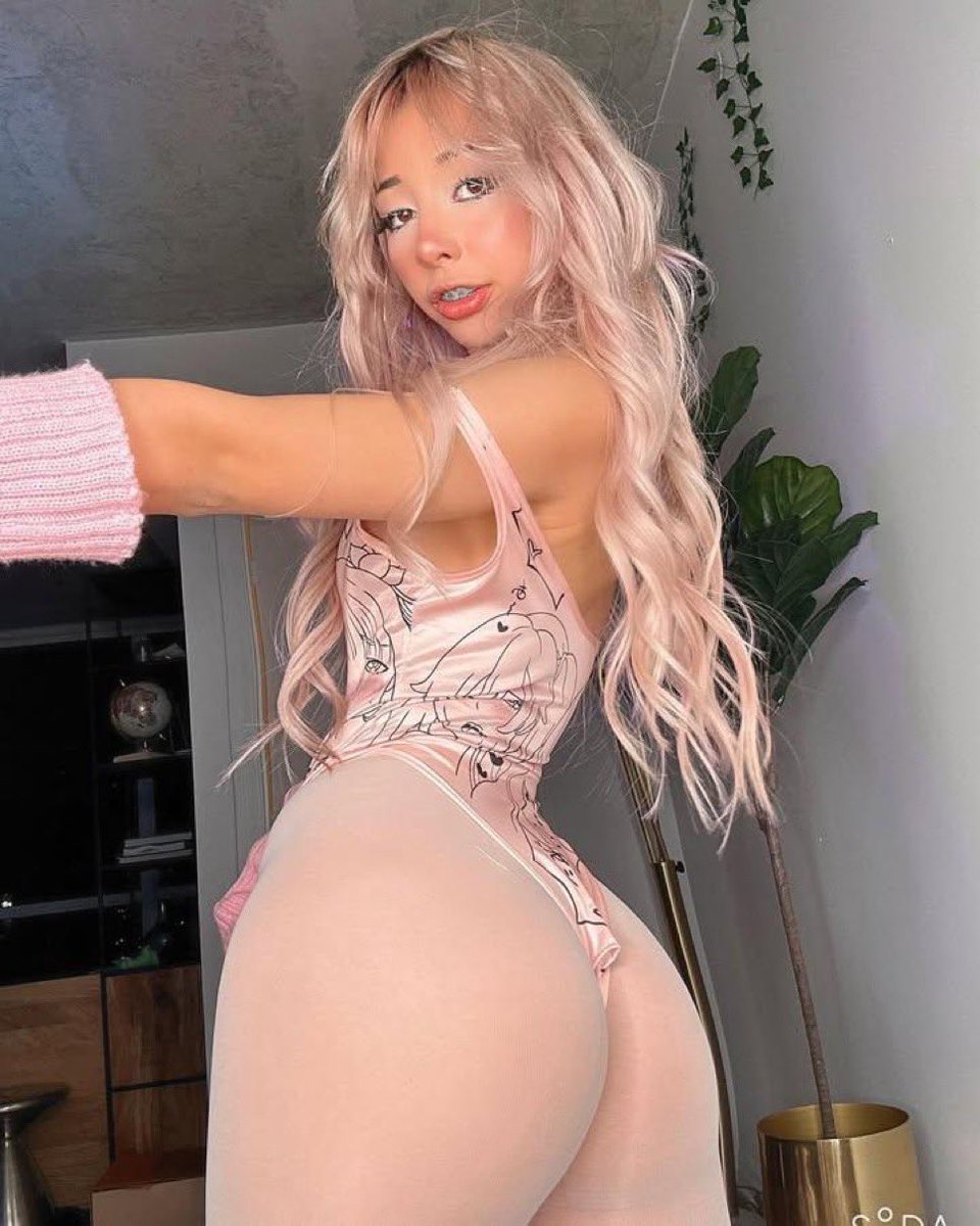 Tentacled Priestess Allya 💜 tweet media