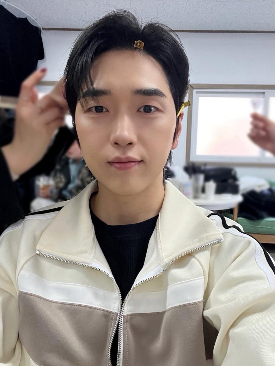 Lets Fly Bana Indo tweet media