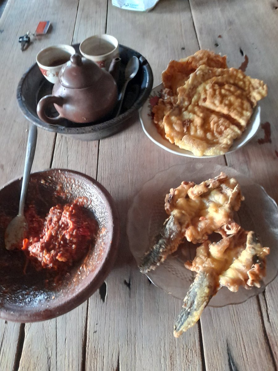 KilljoyYadi's tweet image. Yahwene di suguhi koyo ngene.
Aku kudu piye.. 🤘🙏
#lebaran 
#liburanlebaran