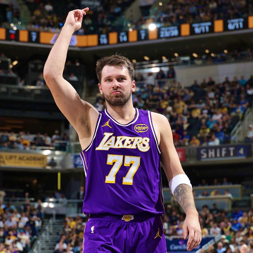 LakeShowYo tweet media