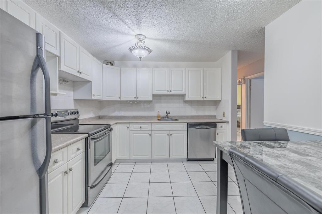 GregMichieTeam's tweet photo. ‼️JUST LISTED‼️ 

Welcome home to this ground-level, no-stairs condominium located in the heart of Tuxedo. Conveniently close to the unit are two parking spots (58 &amp; 84). 

🌎 https://t.co/jhMMQhwQcT
☎️ 204.336.2800
📧 info@gregmichie.com https://t.co/1D1k34nmTV