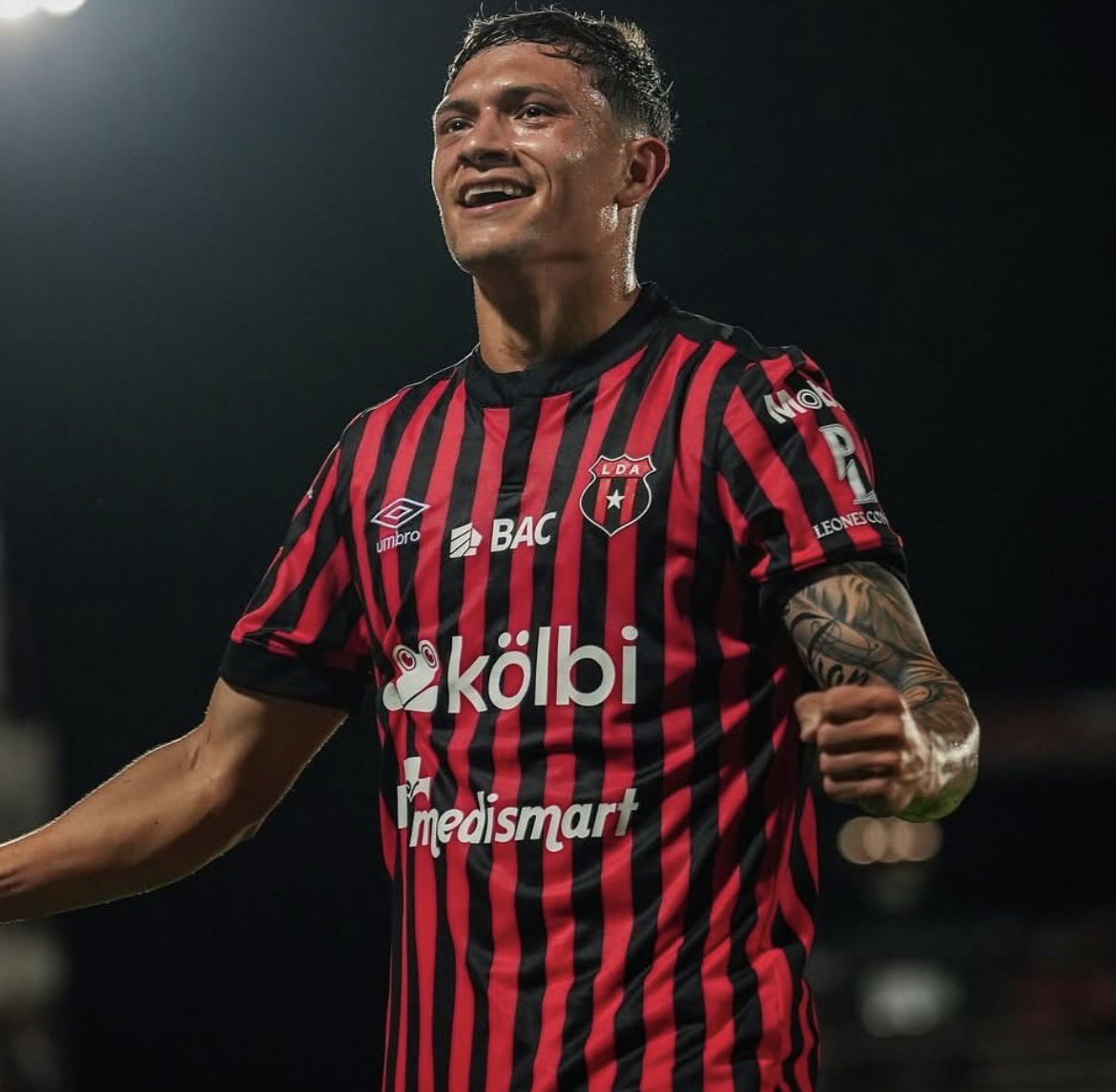 Un Manudo en Tibás tweet media