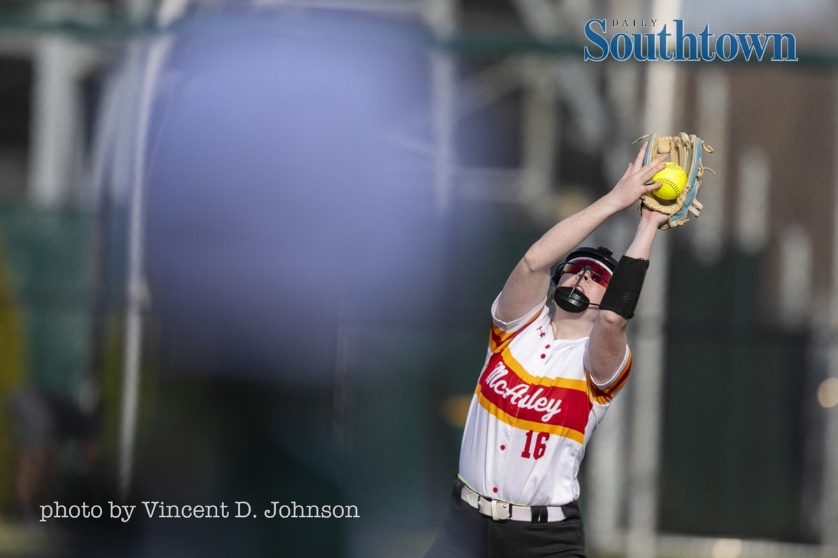 VincentDJohnson's tweet photo. The Battle of 99th Street, #MotherMcAuley vs. #EvergreenPark, was a great welcome back to covering #softball this season for me. Here's some photo highlights from the 4-3 Mac win before @JeffVorva story comes out in the @DailySouthtown. Follow @SouthtownSports for more.

@EPCHSAthletics @epchssb @MightyMacSB @MMcMightyMacs