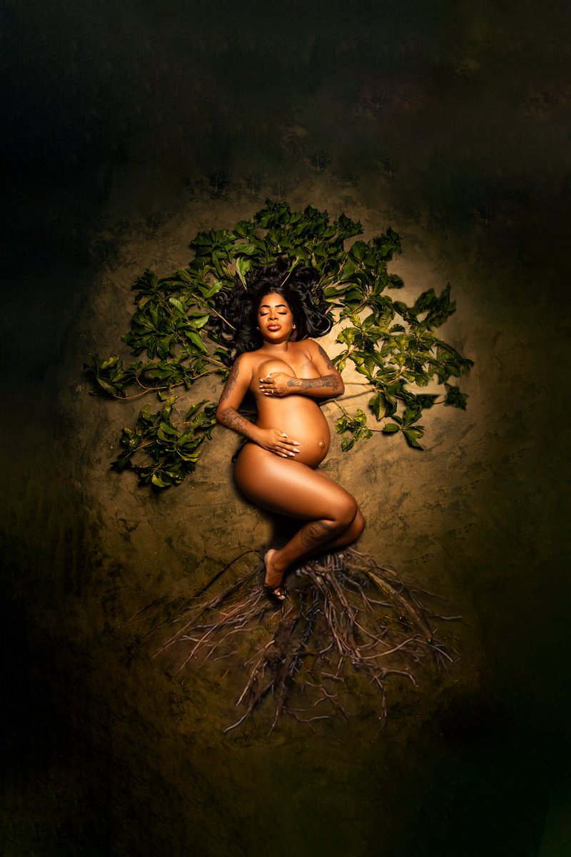 eu carrego dentro de mim a prova viva de que nenhuma lágrima foi em vão, nenhuma oração se perdeu, nenhum joelho dobrado foi esquecido.
O meu ventre que um dia foi dor, hoje é promessa...
É vida... é milagre 
Quando chegar o tempo, teus
frutos você vai colher!!!!!😍😍🌈😭😭😭😭