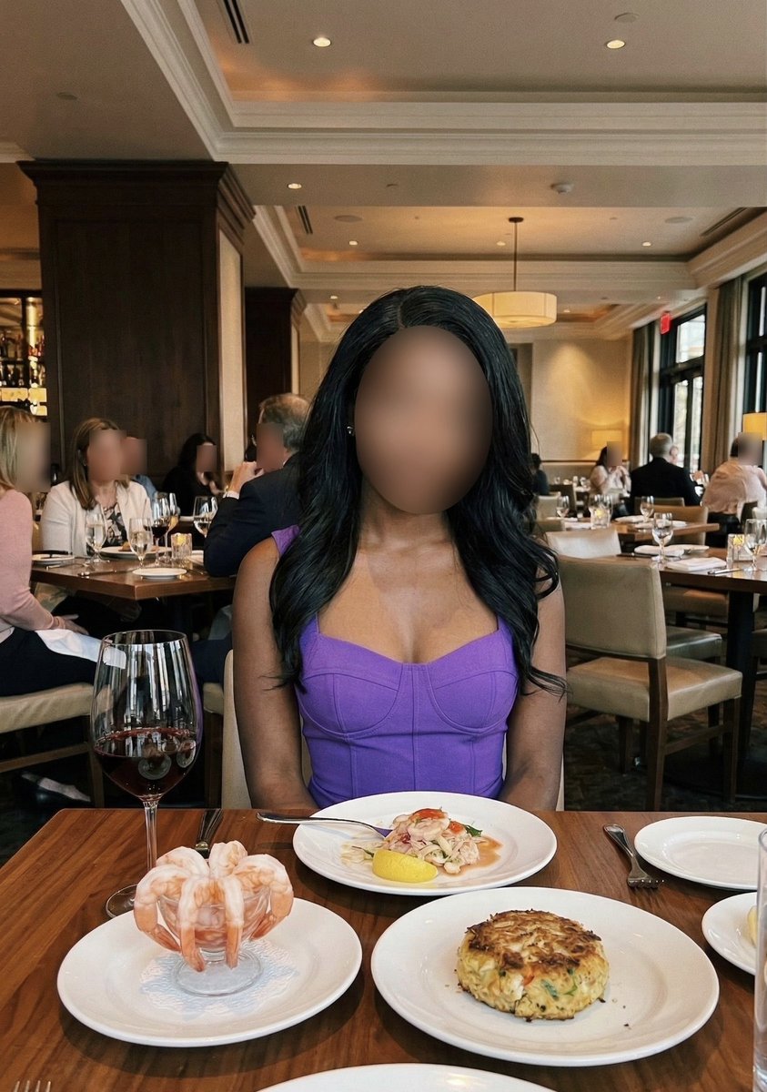 Carina Luxee tweet media