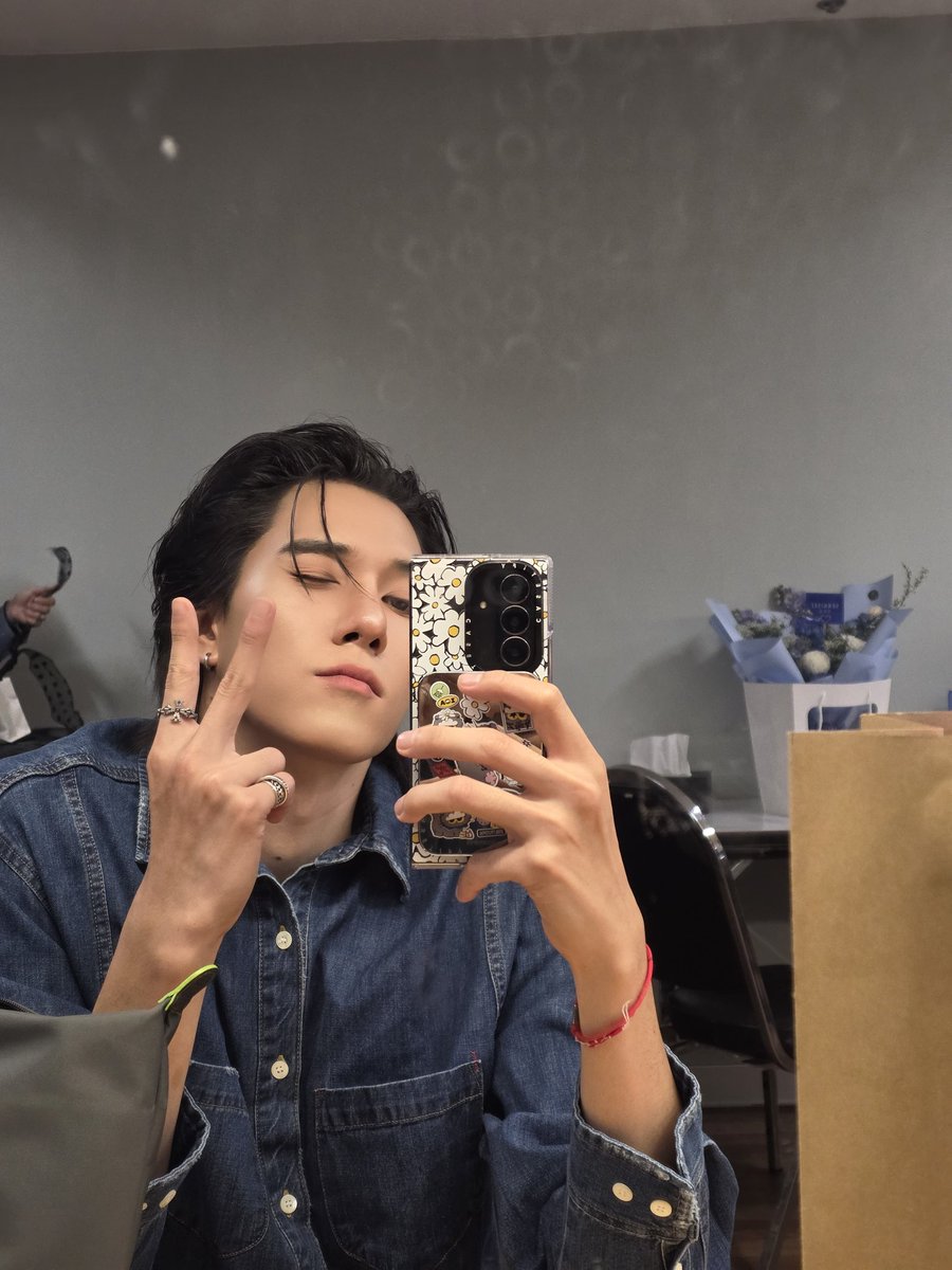 earnearn tweet media