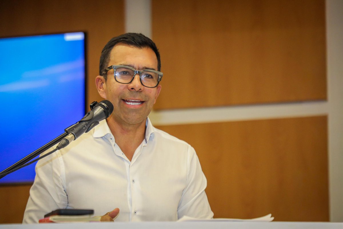 ProspectivaCund's tweet photo. ¡Excelente noticia! 🎉
El gobernador @JorgeEmilioRey ha sido designado como presidente del #OCAD Región Centro Oriente, lo que fortalece la capacidad de #Cundinamarca para impulsar iniciativas regionales con visión estratégica 🚀.
Esto permitirá articular esfuerzos entre la Nación, los departamentos y los municipios, priorizando inversiones que contribuyan al cierre de brechas y al desarrollo sostenible 📈. @DNP_Colombia @Regalias_gov @MinHacienda
#Cundinamarca #DesarrolloRegional #Regalias