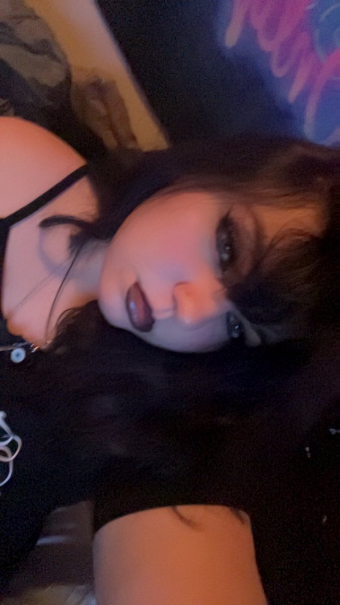 🦇 princess mel//FINDOM tweet media