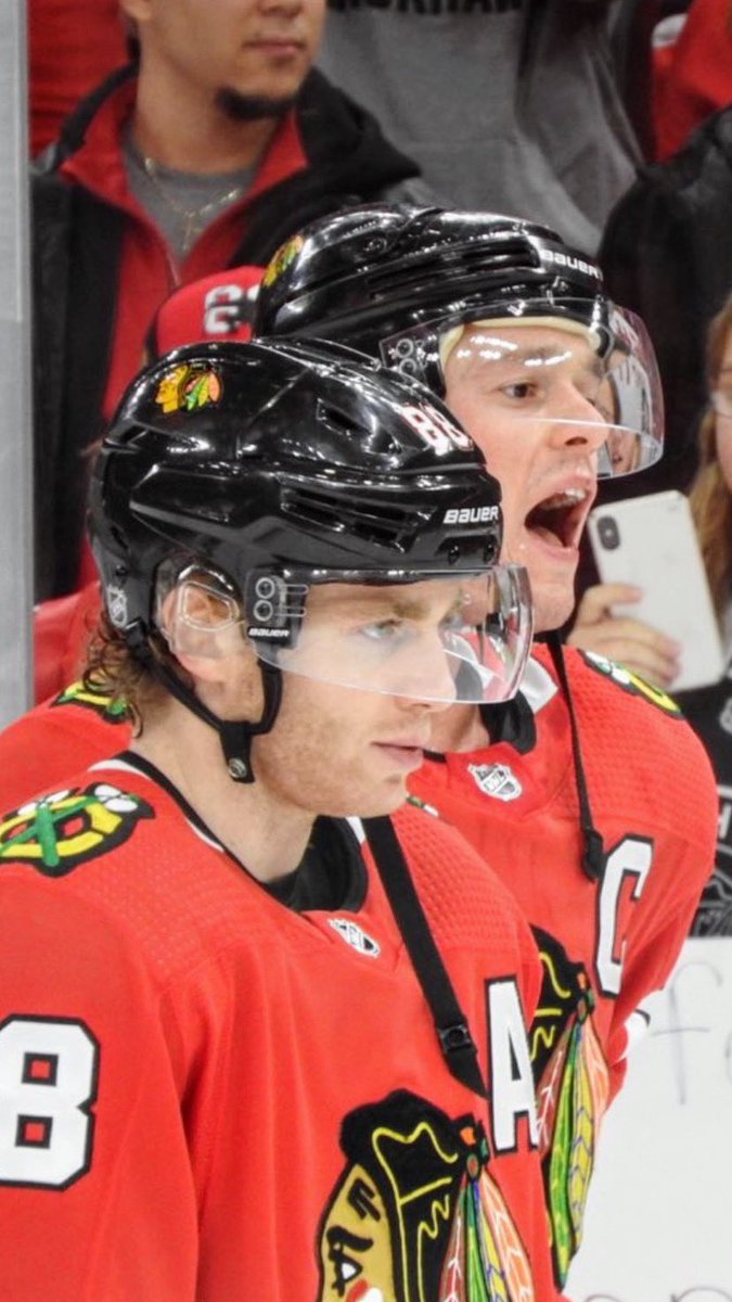 mandyhawk19 tweet media