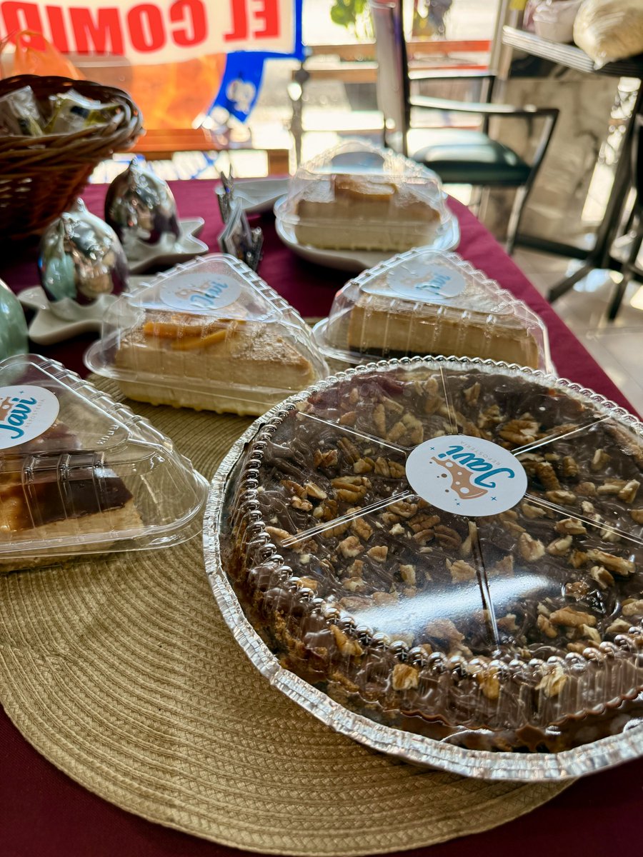ReposteriaJavi's tweet photo. Elige lo que más te guste, completo o rebanadas.❤️😋

#Postre #Sweet #Repostería #ReposteríaCreativa #PostreCasero https://t.co/jiTExFMhK2