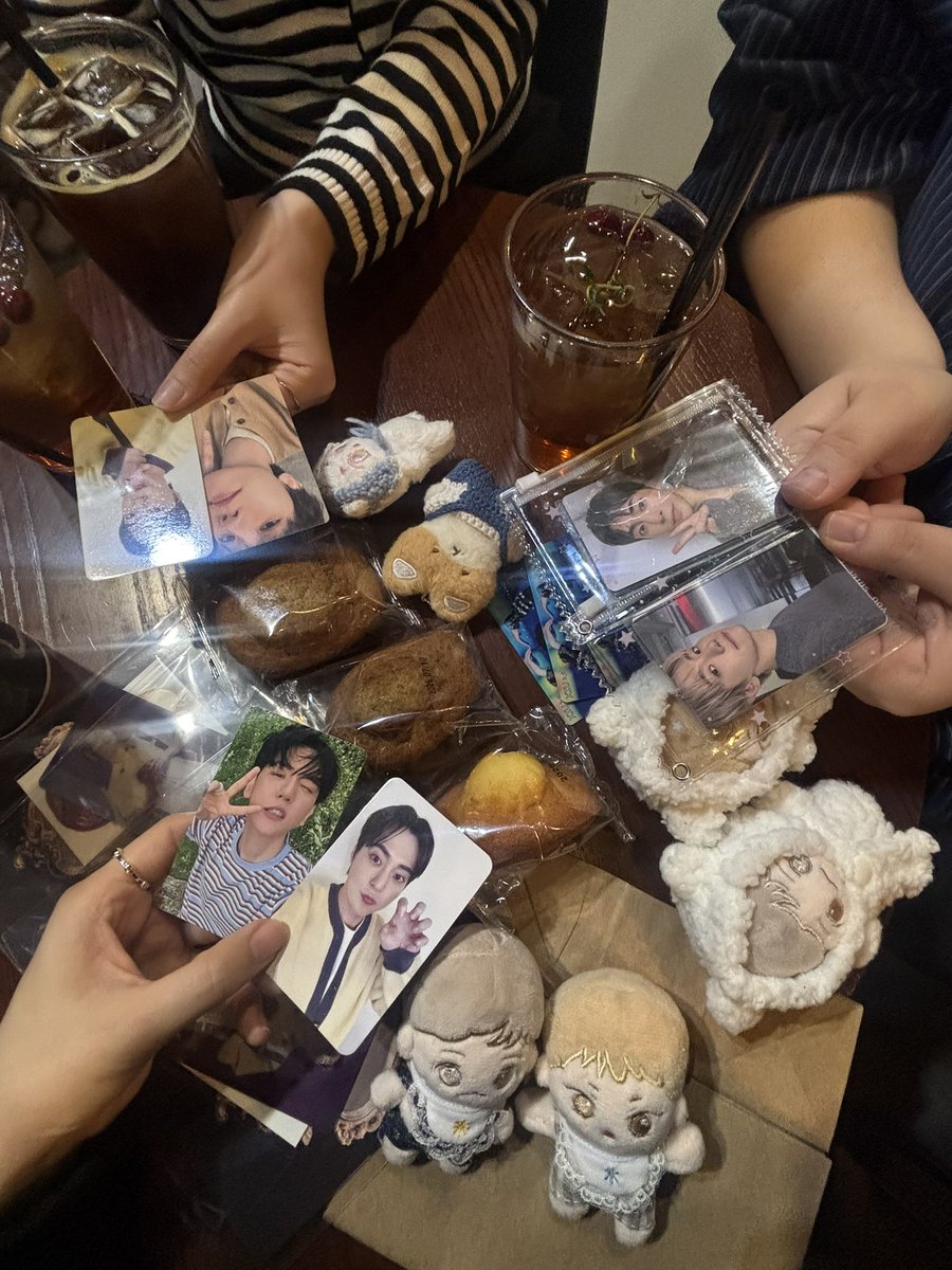 민석이 생일 하루 전 날! 
너무 즐거웠던 슈생카 🎂
작년도 올해도 좋은 생카 감사합니다 ~~ 

+ 뱀파이어 시우민 너무 멋진 컨셉 🧛‍♀️