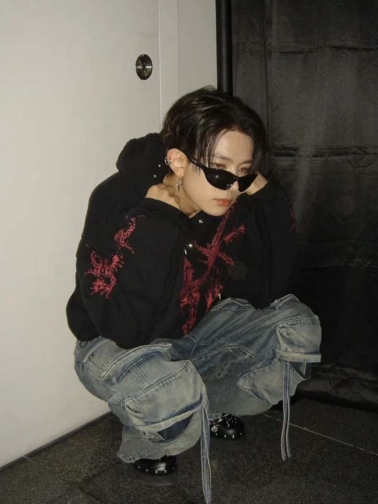 Lexxluvenha's tweet photo. @cutes_xholland Drunk dazen 
#EnhypenForeverSeven
#DONT_ERASE_FATE7 https://t.co/oRZ52ojCFO