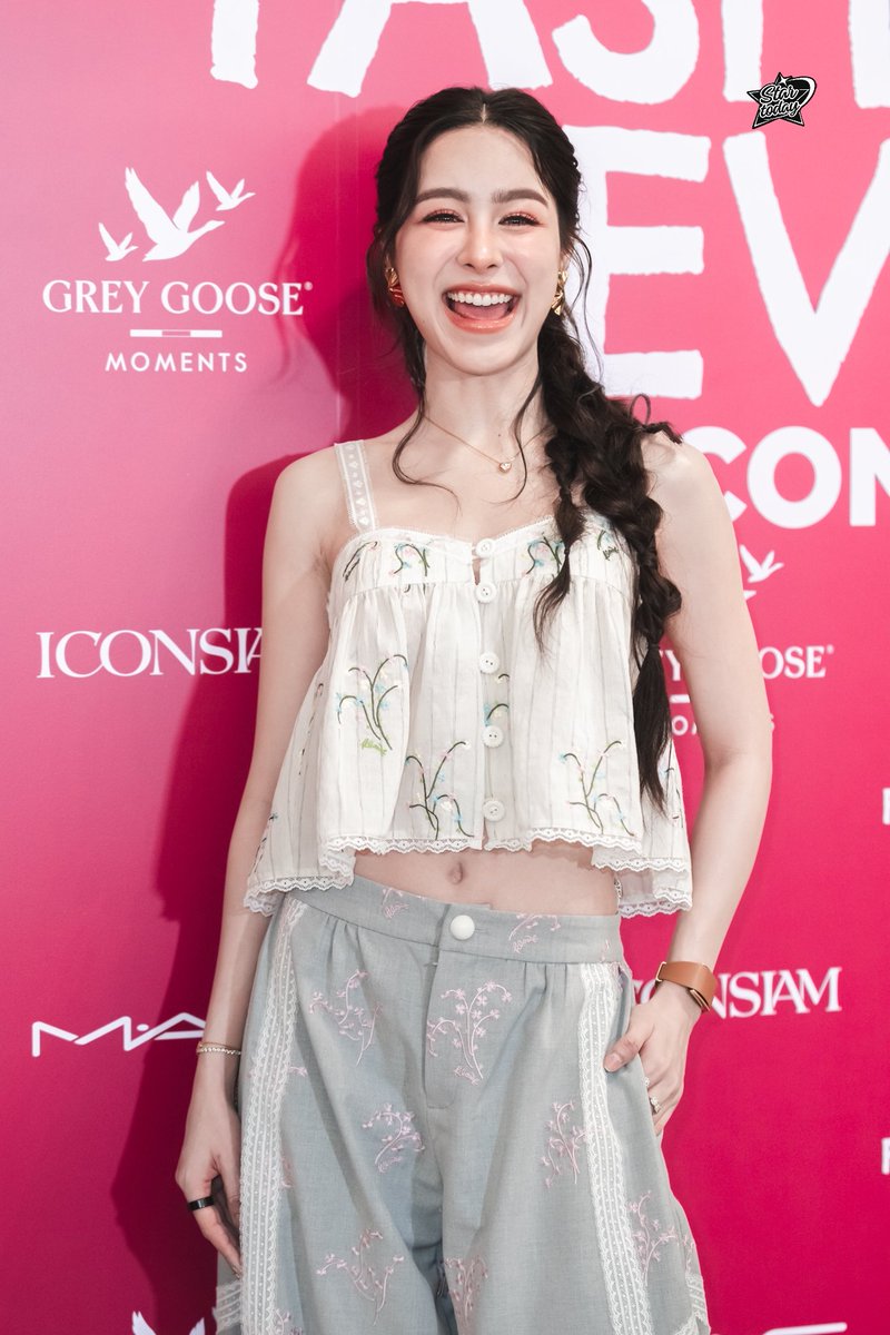 StarToday tweet media