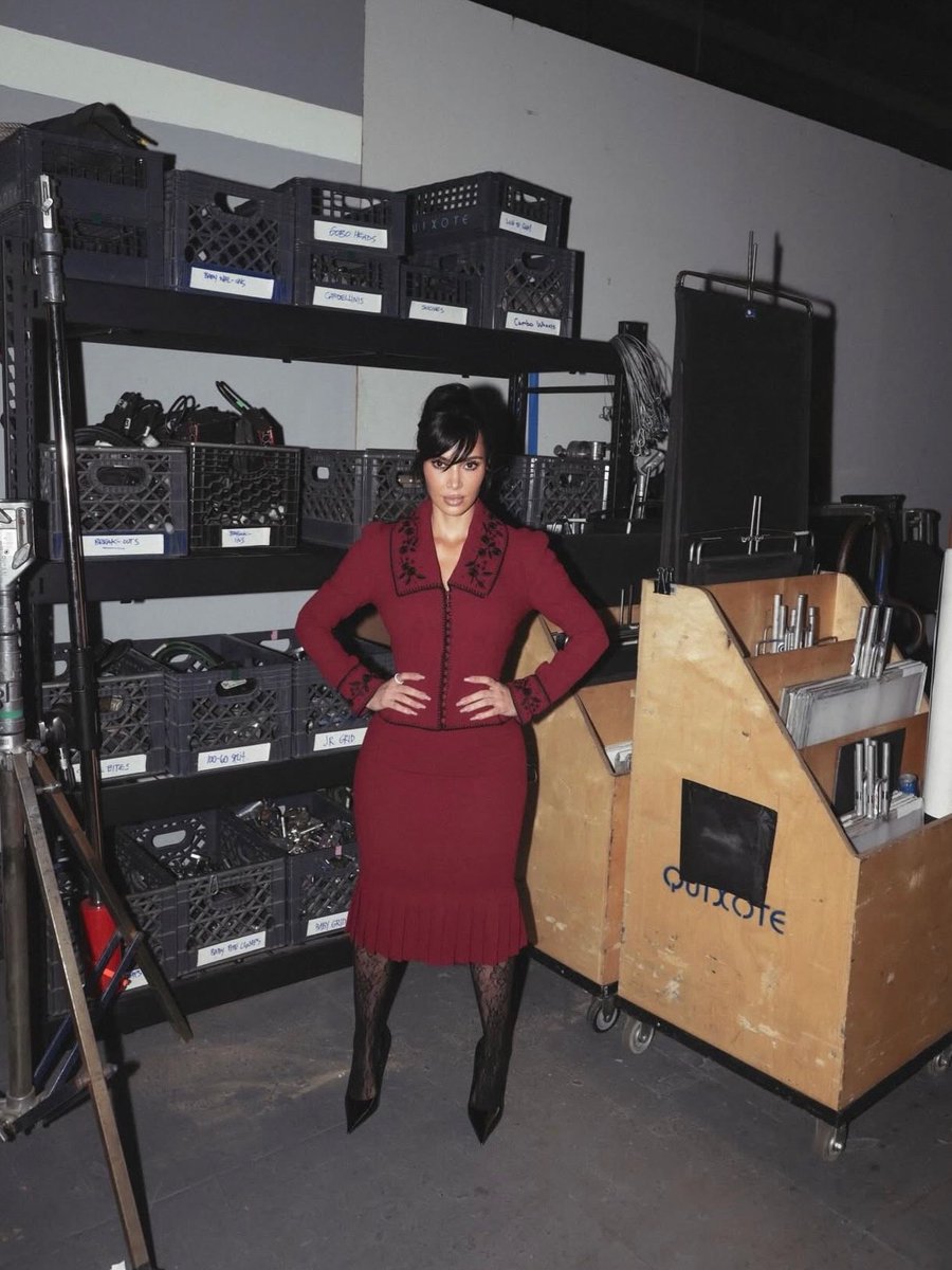 Access Kardashian tweet media