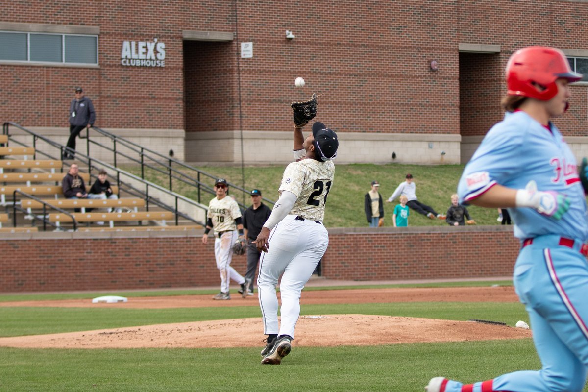 Top Row Pics tweet media