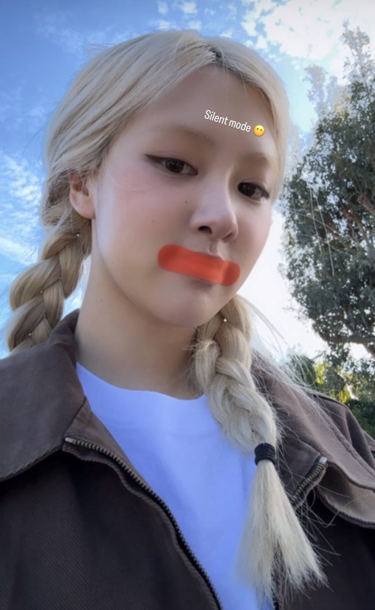 mྀིorolle tweet media