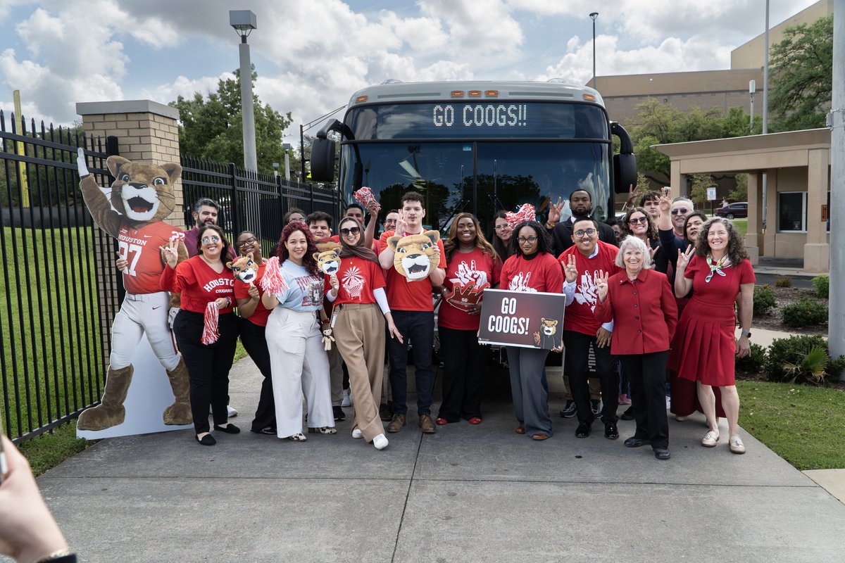houstonalumni's tweet photo. Whether you’re headed to a watch party or repping from across the city, there’s no better way to get there than with METRO. Skip the parking, bring the energy and roll in with fellow fans ready to cheer on the Coogs.

#GoCoogs #UHAlumni https://t.co/dbugDjiGFg