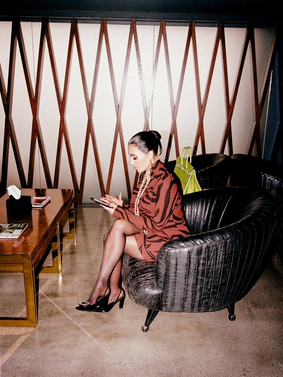 Access Kardashian tweet media