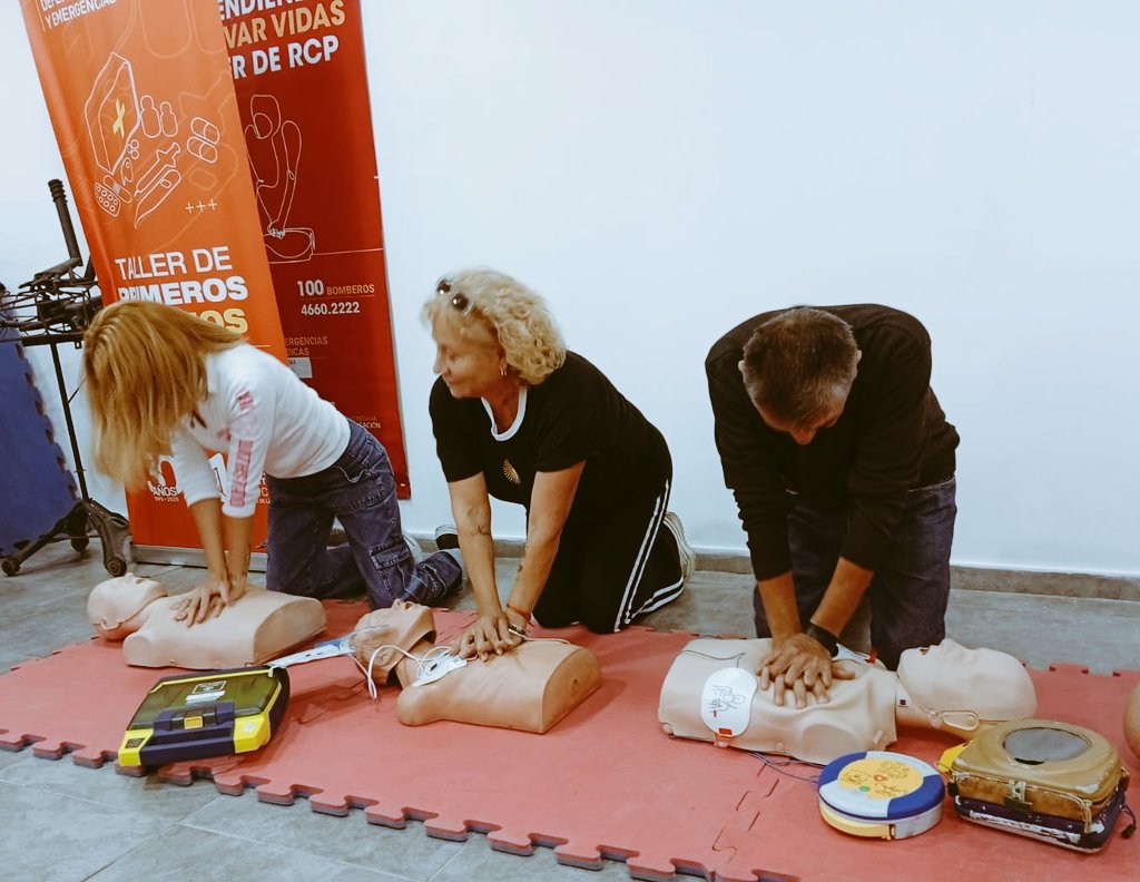 LicOrtegasan's tweet photo. 📲 Para más información sobre los próximos talleres, comunicate con el Departamento de Planificación y Capacitación al WhatsApp 11 6620-3497.
 #RCPSALVAVIDAS #RCPyDEA
@bruzzka @adribaran @CardioBornan @Cardiolatidos @Soca_BA @crc_RCP @ahora_rcp @JLBenitezOk @AgustinZorino https://t.co/M3z8IJ2PHC