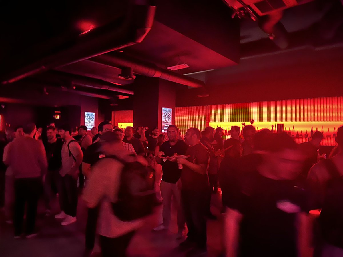 Anayansy tweet media