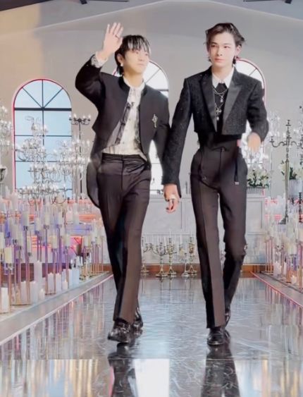 ₊⊹ taylor⁷ | 1009 tweet media